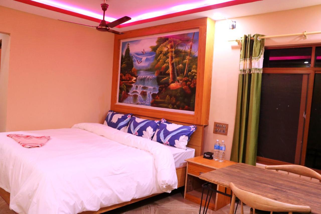 National Park Sauraha- Homely And Peaceful Location With Jungle Safari Arrangements Hotel *