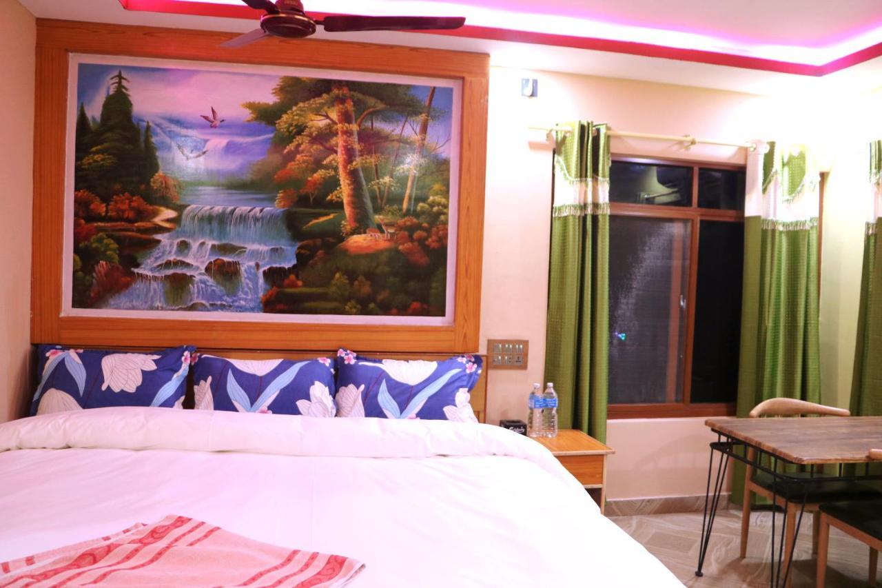National Park Sauraha- Homely And Peaceful Location With Jungle Safari Arrangements * Sauraha