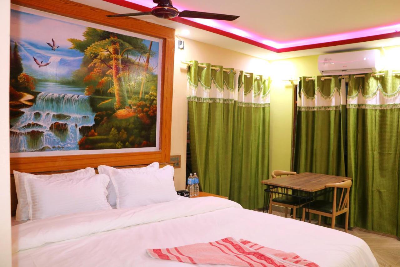National Park Sauraha- Homely And Peaceful Location With Jungle Safari Arrangements * Sauraha