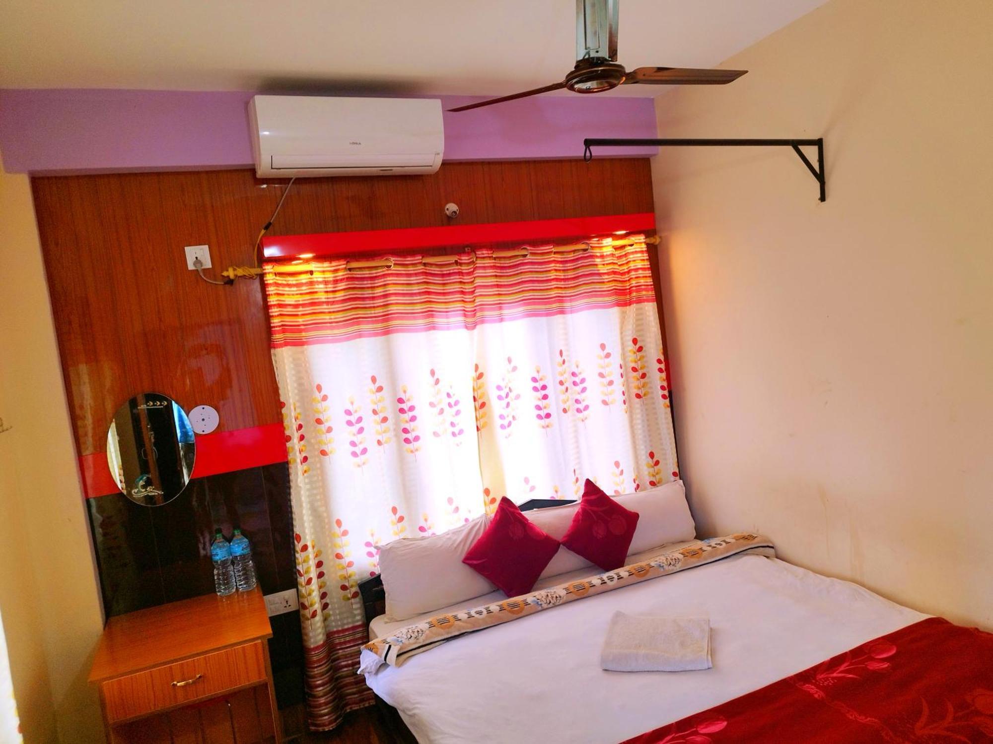 Hotel National Park Sauraha- Homely And Peaceful Location With Jungle Safari Arrangements